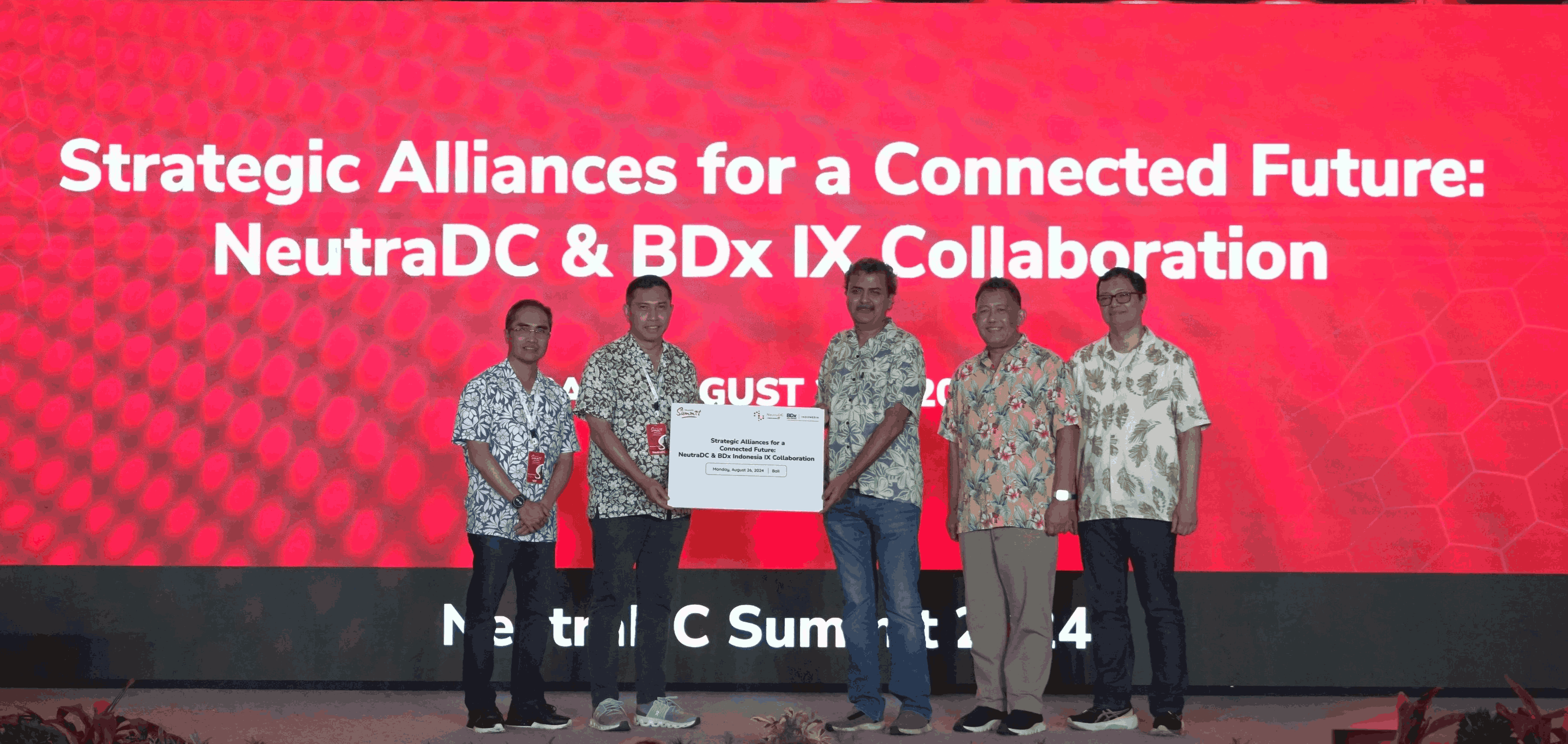 Mayank Srivastava, CEO BDx Data Centers and Andreuw Th.A.F, CEO Neutra DC when unveiling Phase 1 of the Strategic Alliance collaboration in Bali, Monday, 26 August 2024